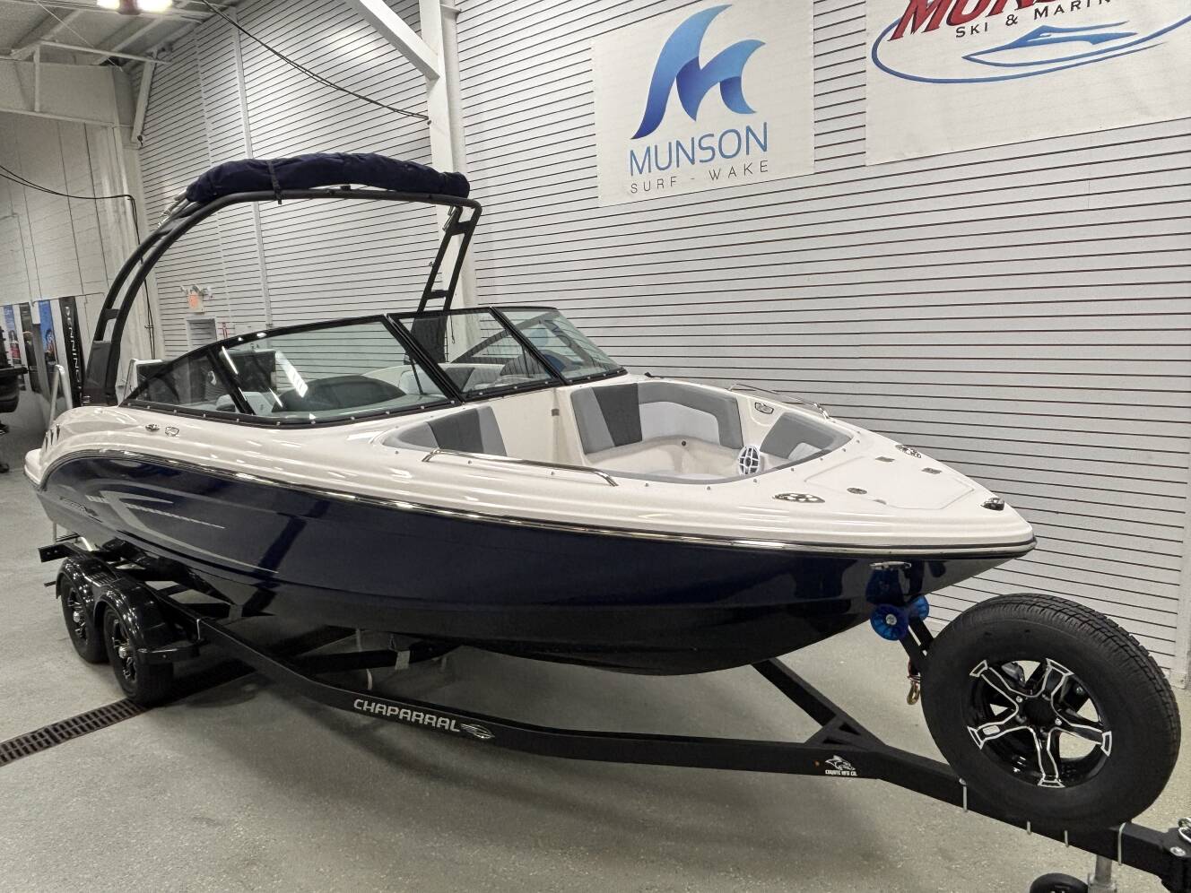 A photo of this 2026 Chaparral Boats 23 SSi