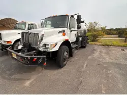 2002 INTERNATIONAL Workstar 7400