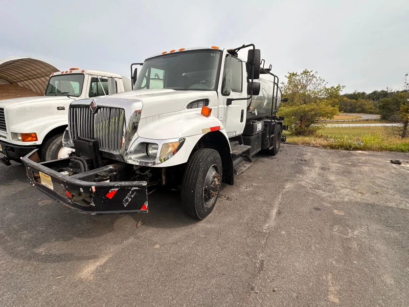 2002 INTERNATIONAL Workstar 7400