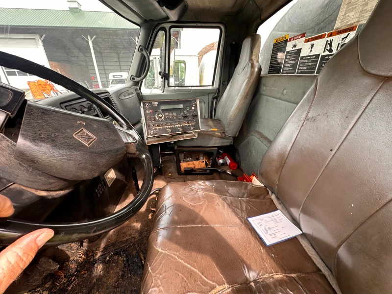 2002 INTERNATIONAL Workstar 7400