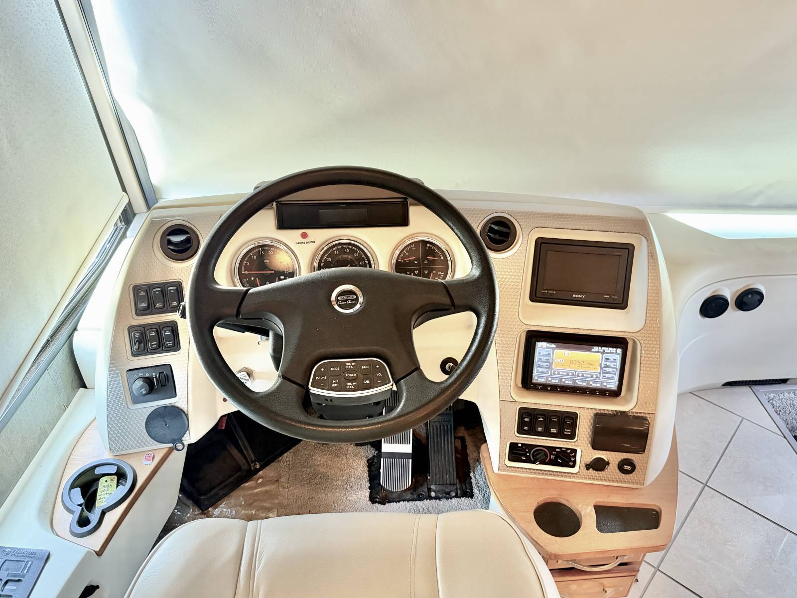 Used 2013 Winnebago Journey 42E For Sale in Tucson, AZ