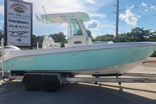 2022 Everglades Boats 235 Center Console in key largo FL