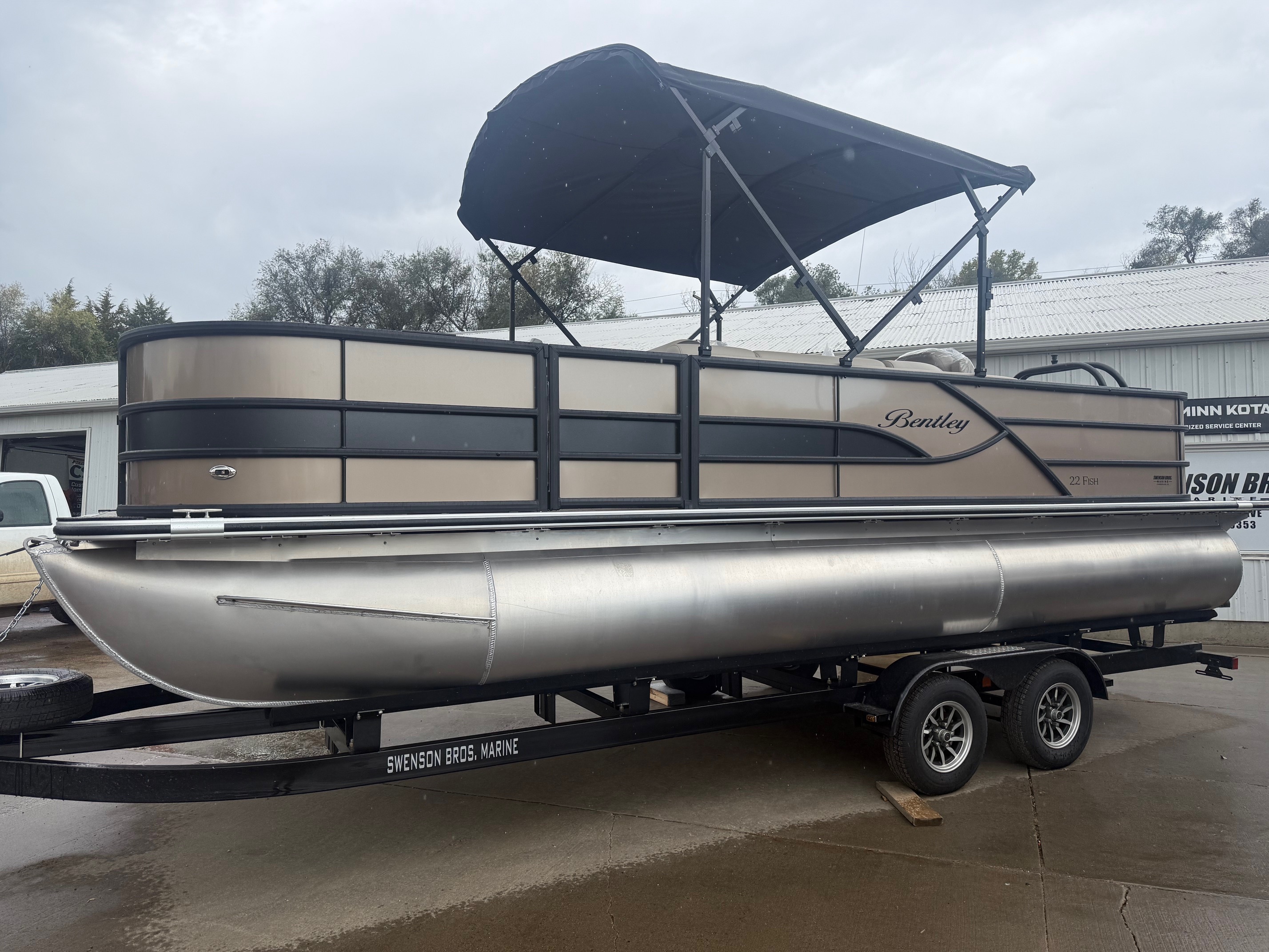 2026 Bentley 223 4pt Fish 220 4PT in chamberlain SD
