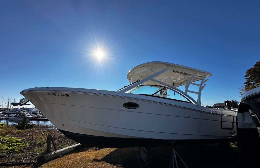 2022 Robalo R317 in westbrook CT