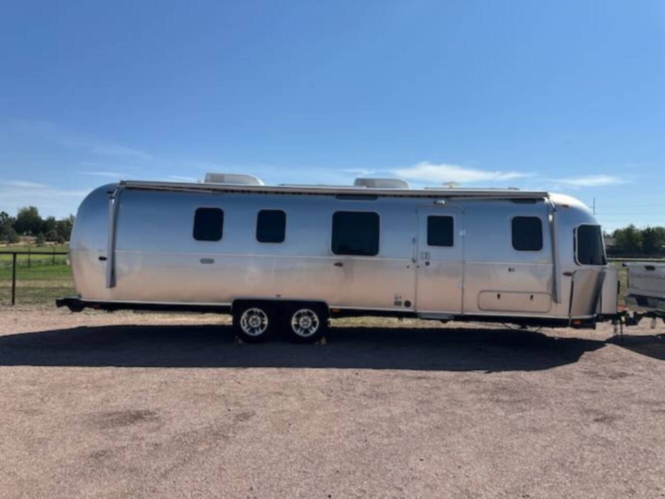 A photo of this 2022 Airstream CLASSIC 33FB TWIN