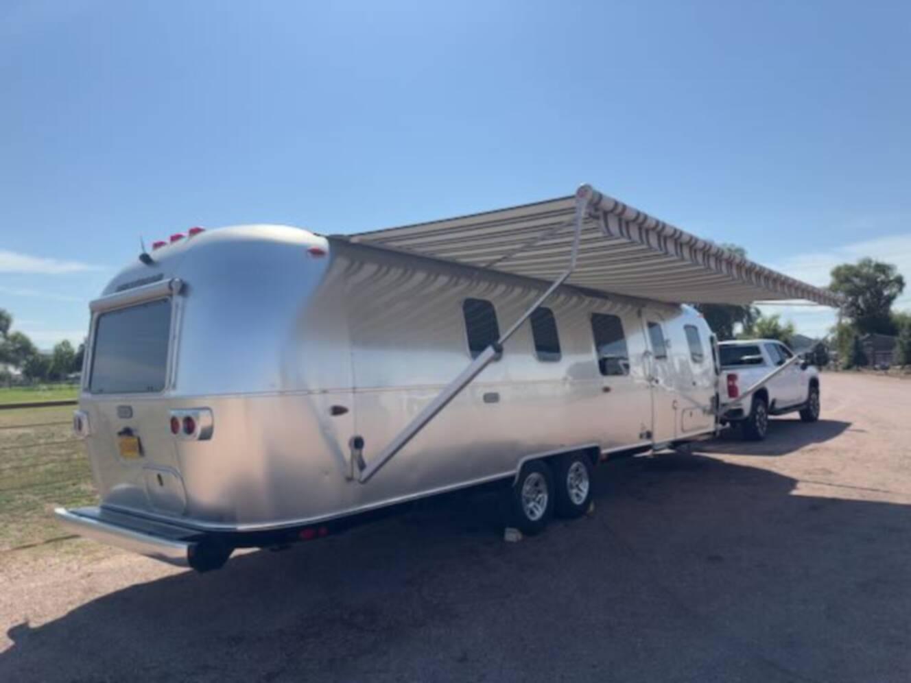 A photo of this 2022 Airstream CLASSIC 33FB TWIN