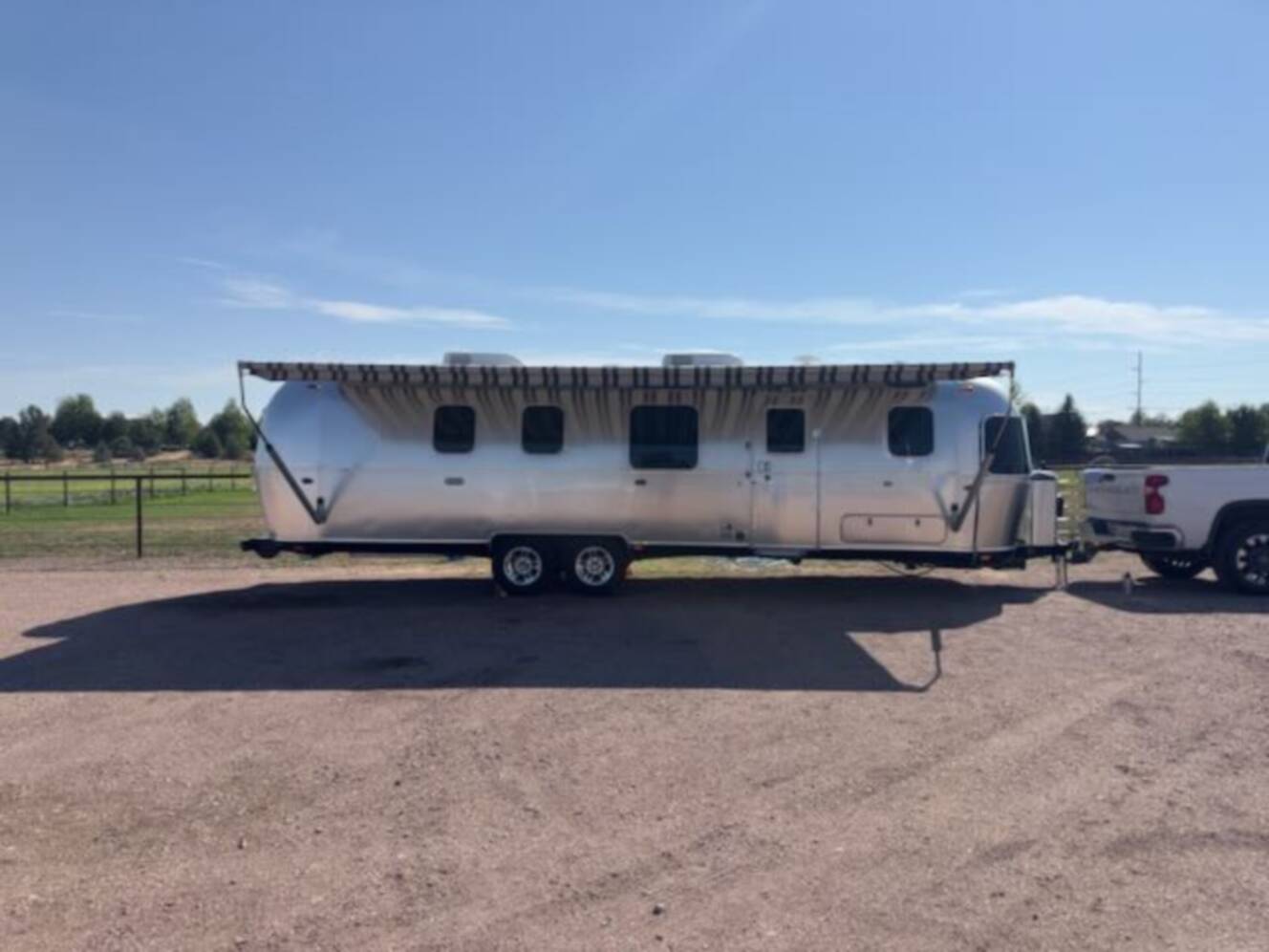 A photo of this 2022 Airstream CLASSIC 33FB TWIN