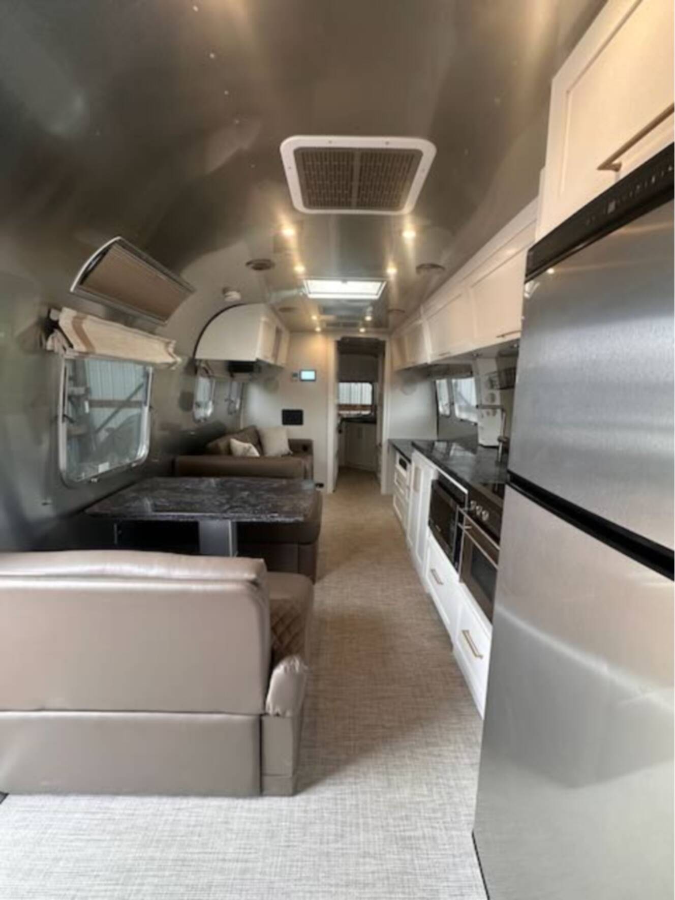 A photo of this 2022 Airstream CLASSIC 33FB TWIN