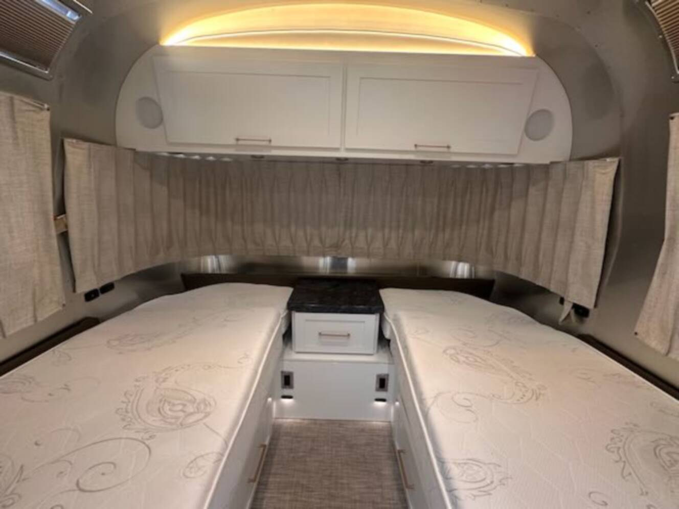 A photo of this 2022 Airstream CLASSIC 33FB TWIN