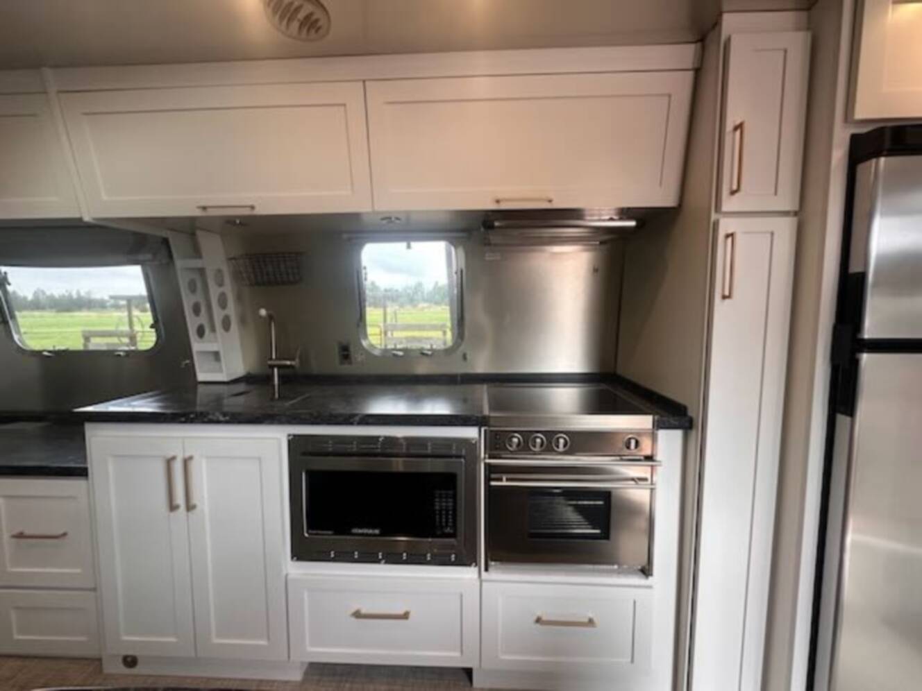 A photo of this 2022 Airstream CLASSIC 33FB TWIN