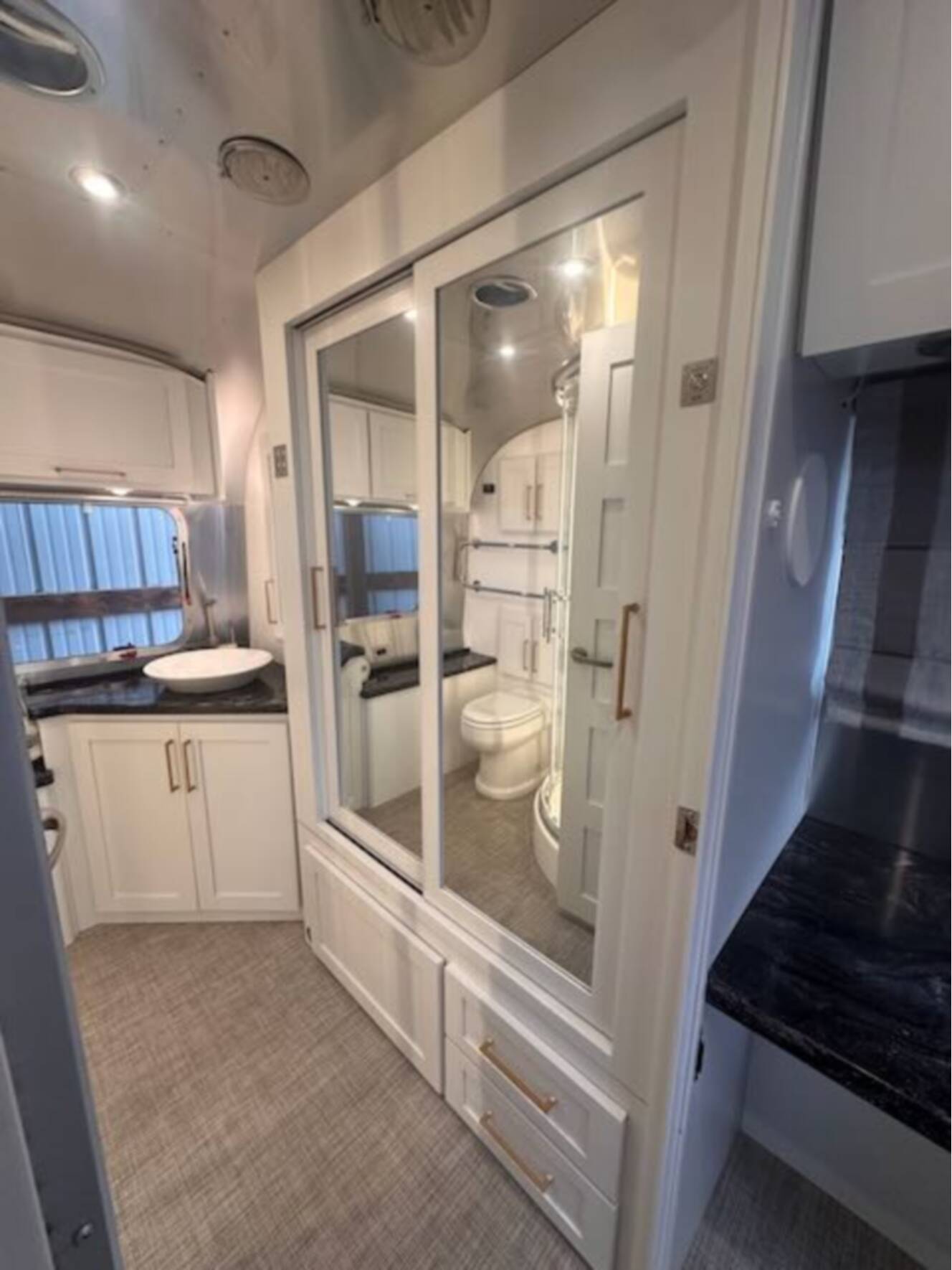 A photo of this 2022 Airstream CLASSIC 33FB TWIN