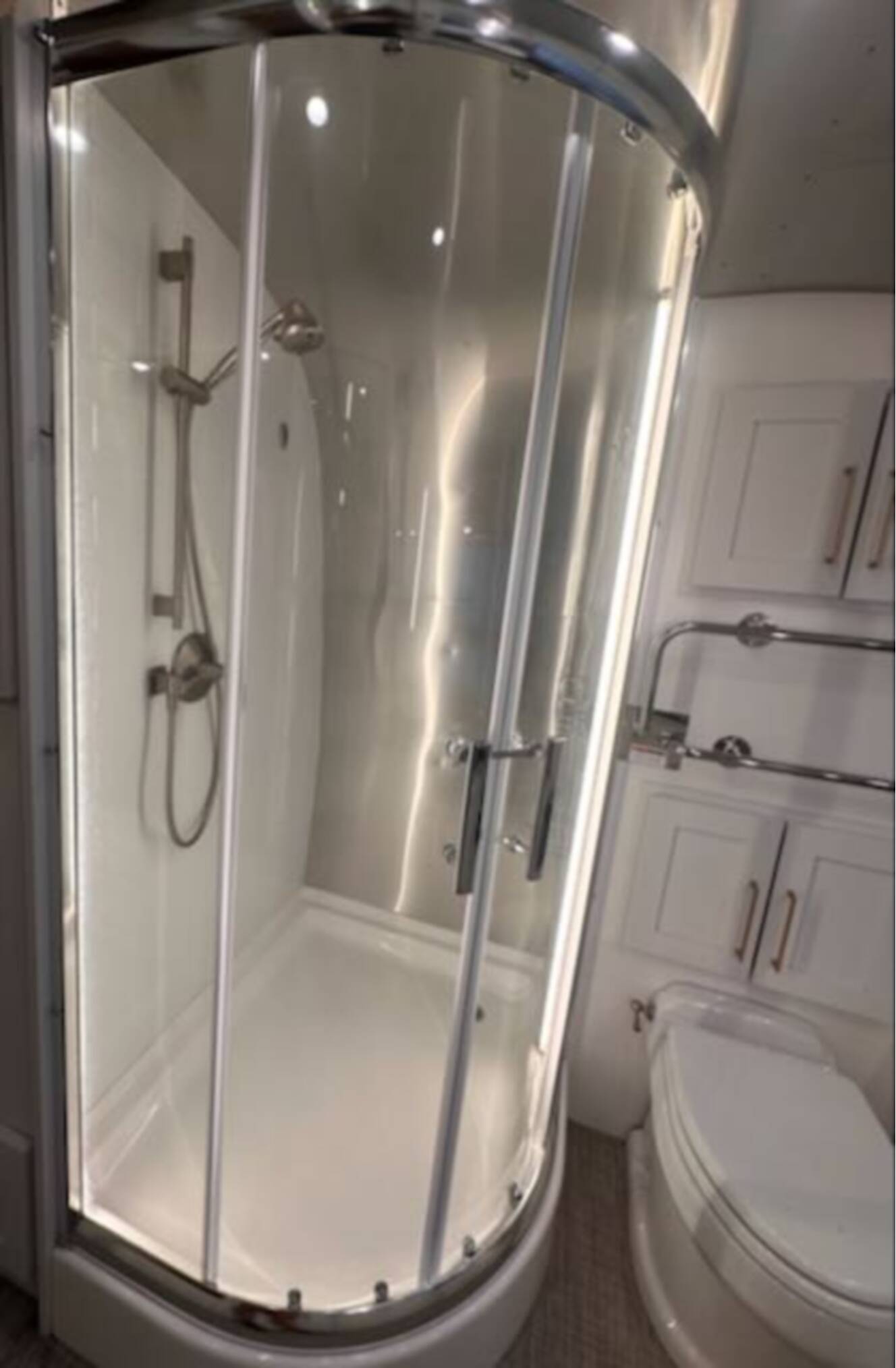 A photo of this 2022 Airstream CLASSIC 33FB TWIN