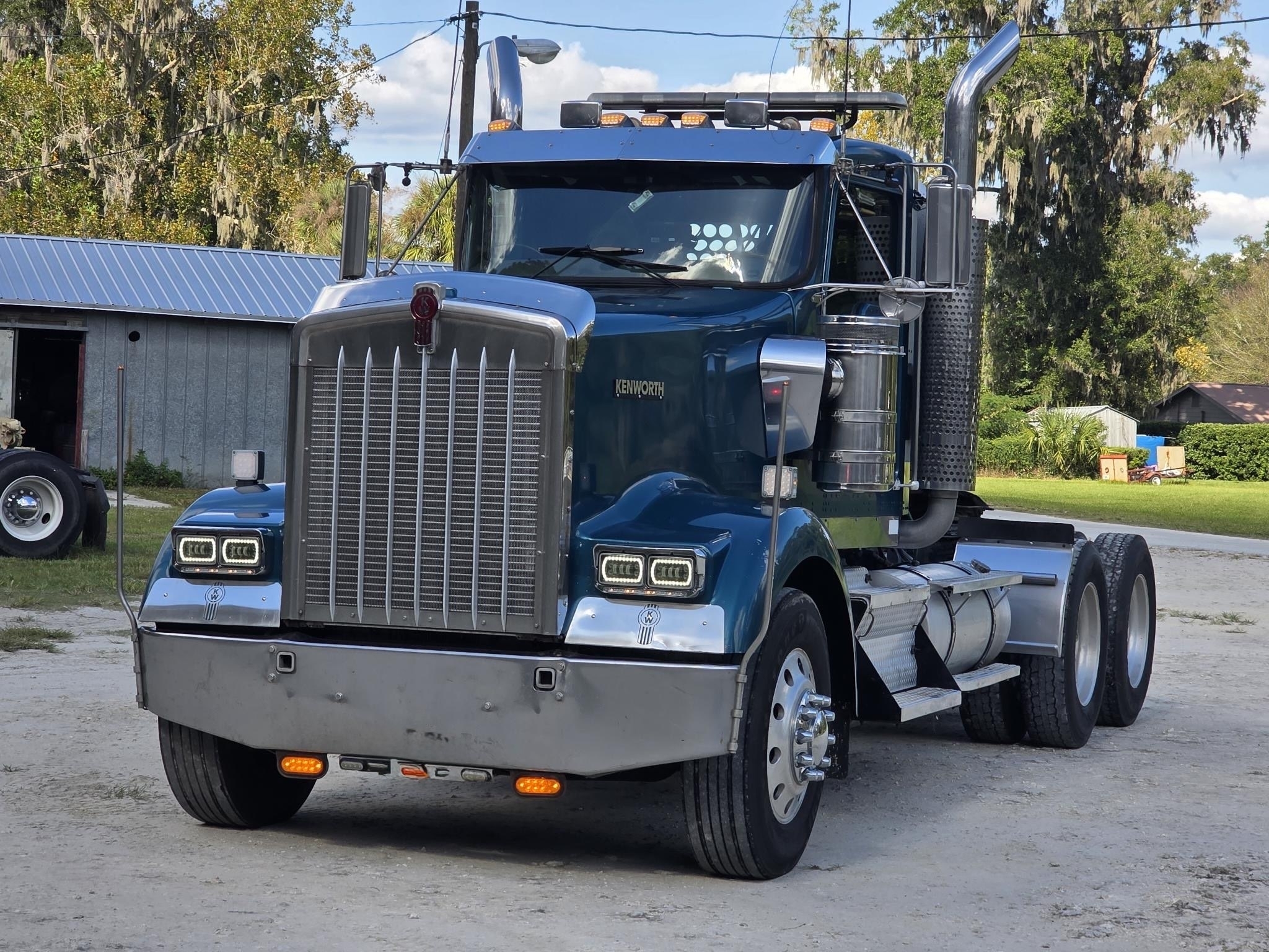 International 9100 Conventional - Day Cab For Sale - Commercial