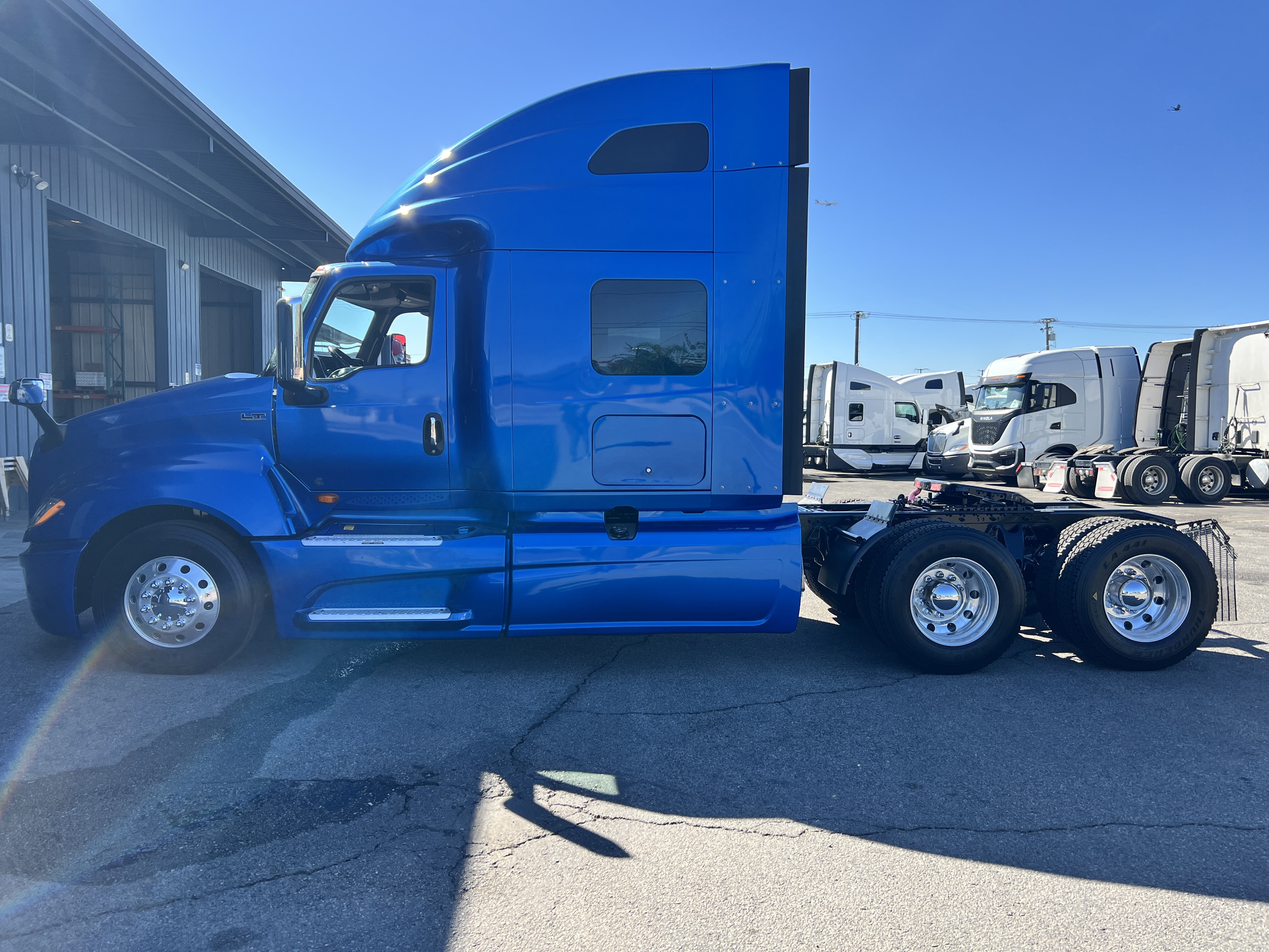 2020 INTERNATIONAL LT625 in Fontana, CA