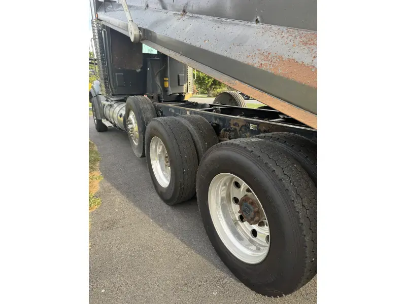 2017 KENWORTH T880