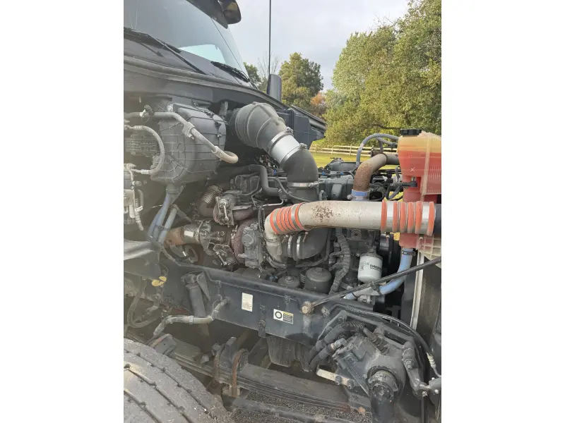 2017 KENWORTH T880
