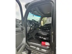 2017 KENWORTH T880