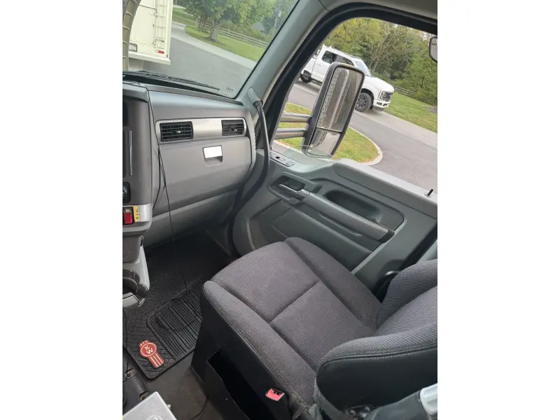 2017 KENWORTH T880