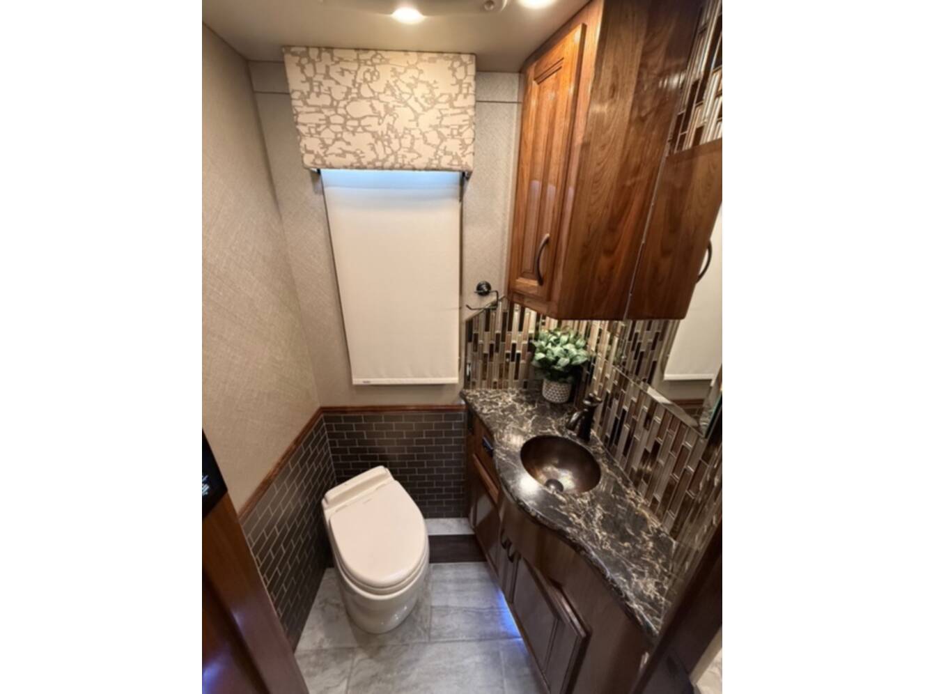A photo of this 2022 Foretravel REALM FS605 LV3