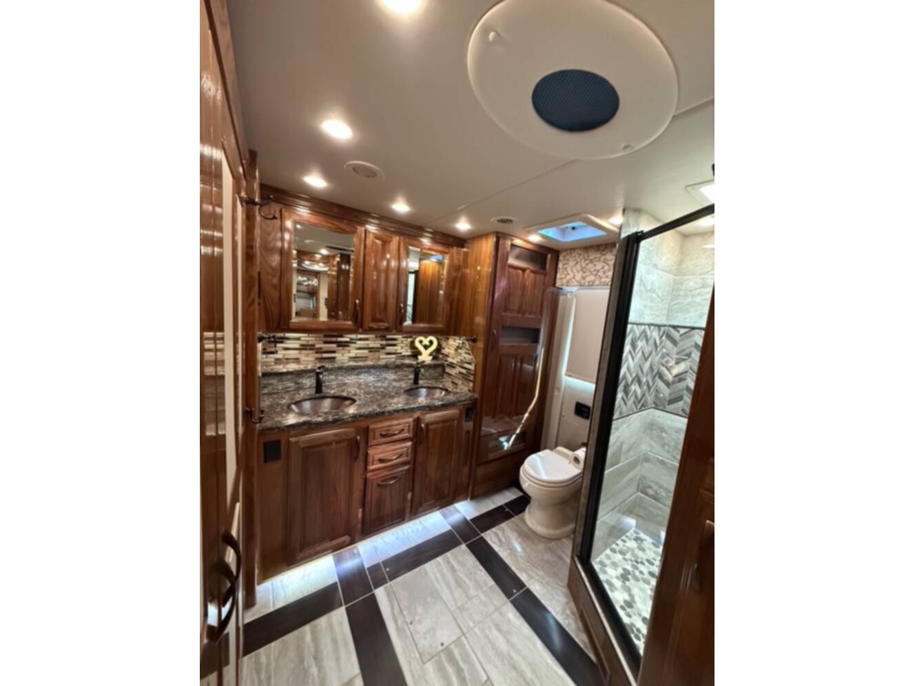A photo of this 2022 Foretravel REALM FS605 LV3