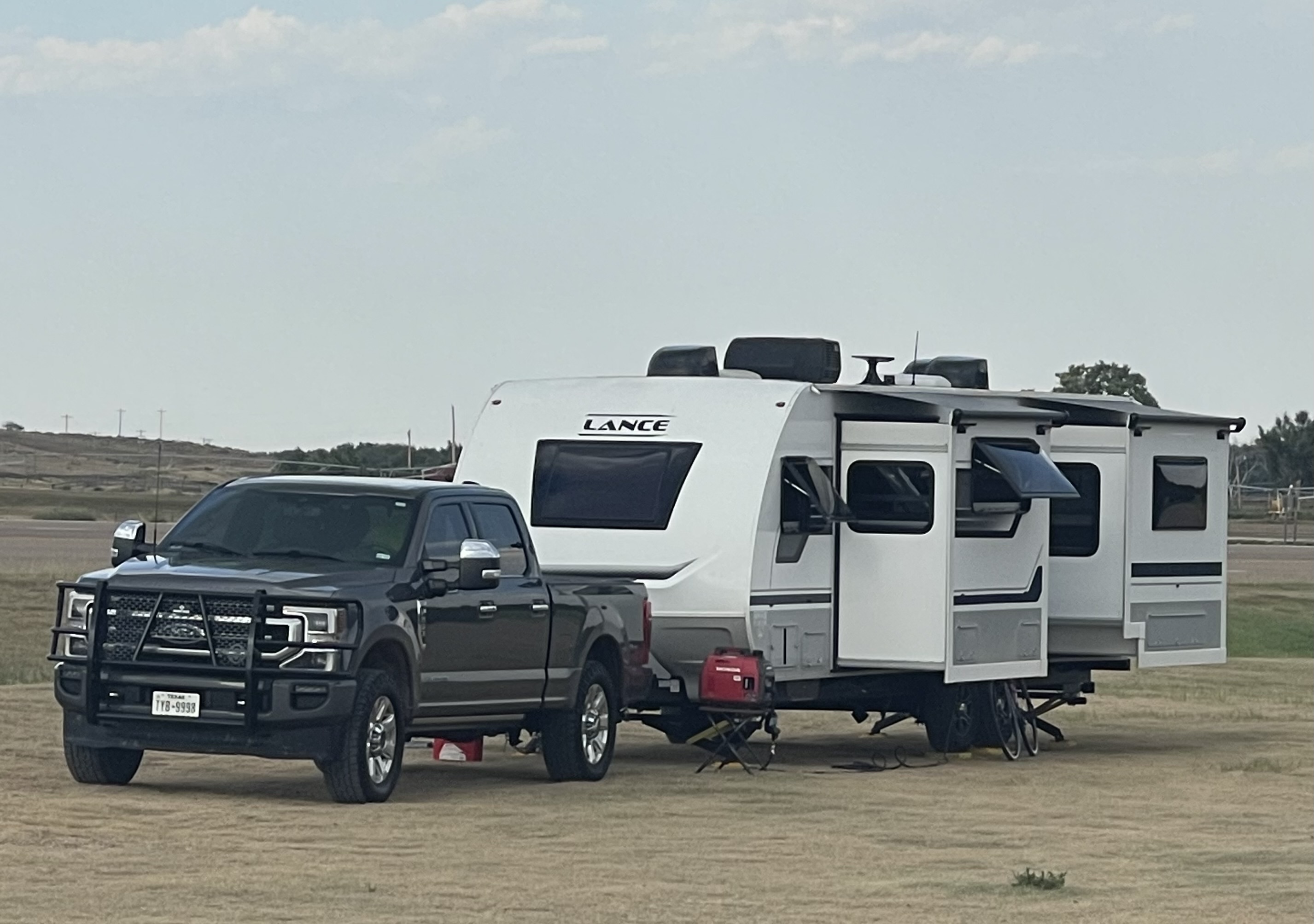2022 Lance 2465 TRAVEL TRAILER in weatherford TX