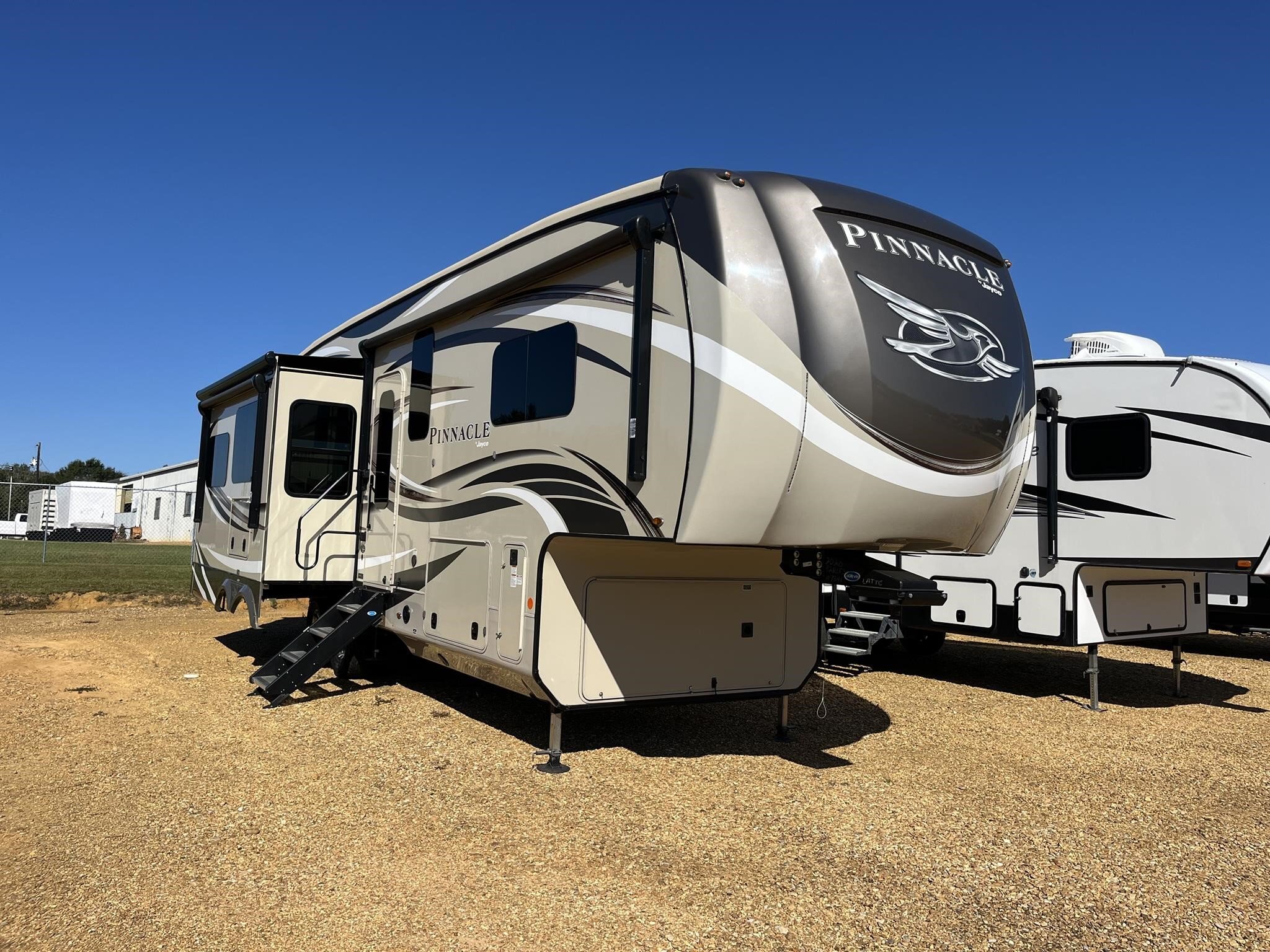 Jayco Pinnacle RVs For Sale near Sebastopol, TX - RV Trader