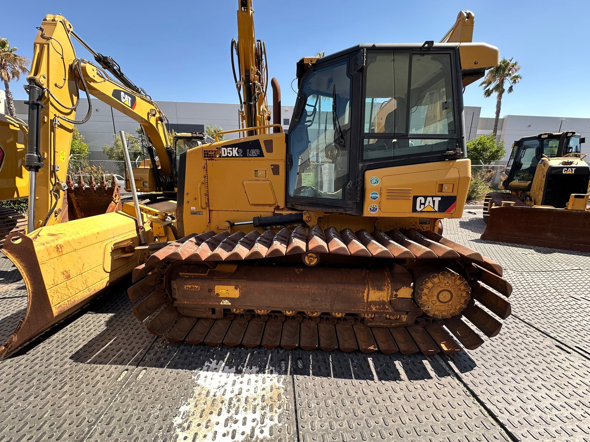 2014 CATERPILLAR D5K2 LGP in Irvine, CA