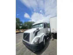2016 VOLVO VN