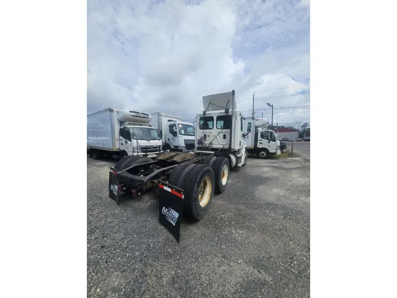 2016 VOLVO VN