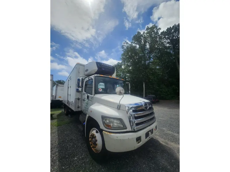 2013 HINO HINO 338