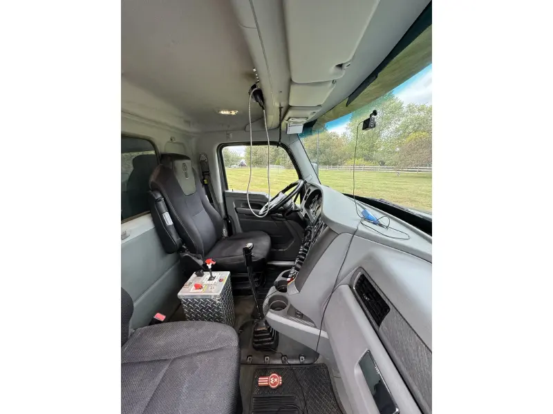 2017 KENWORTH T880