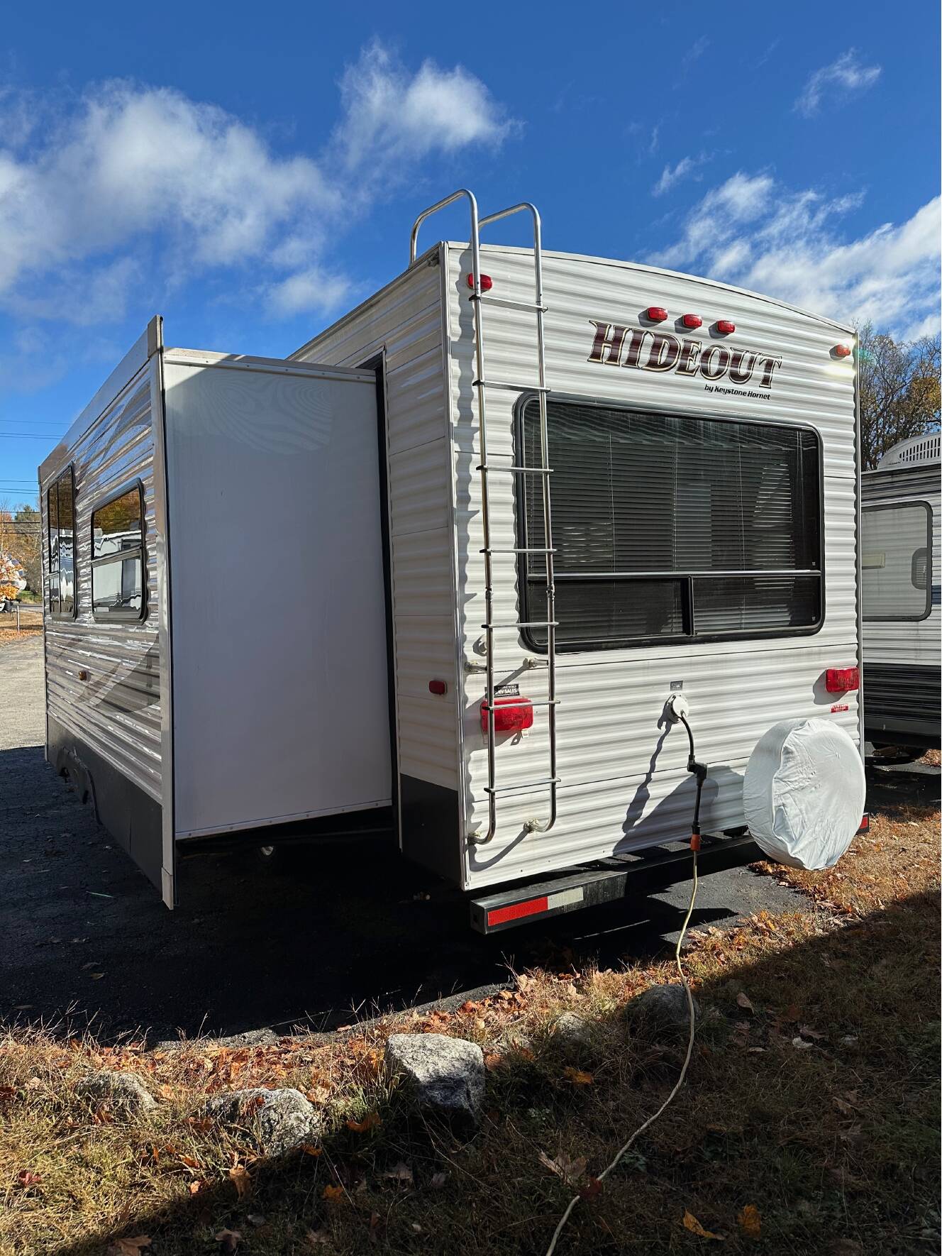 A photo of this 2011 Keystone HIDEOUT 26RLS