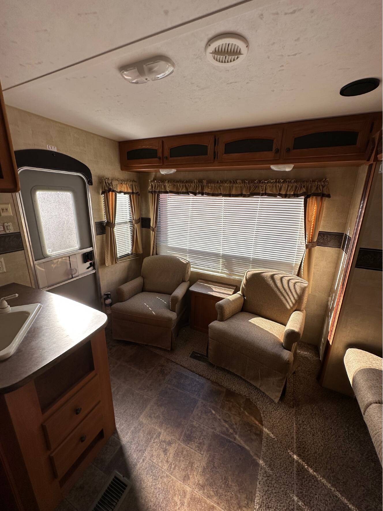 A photo of this 2011 Keystone HIDEOUT 26RLS