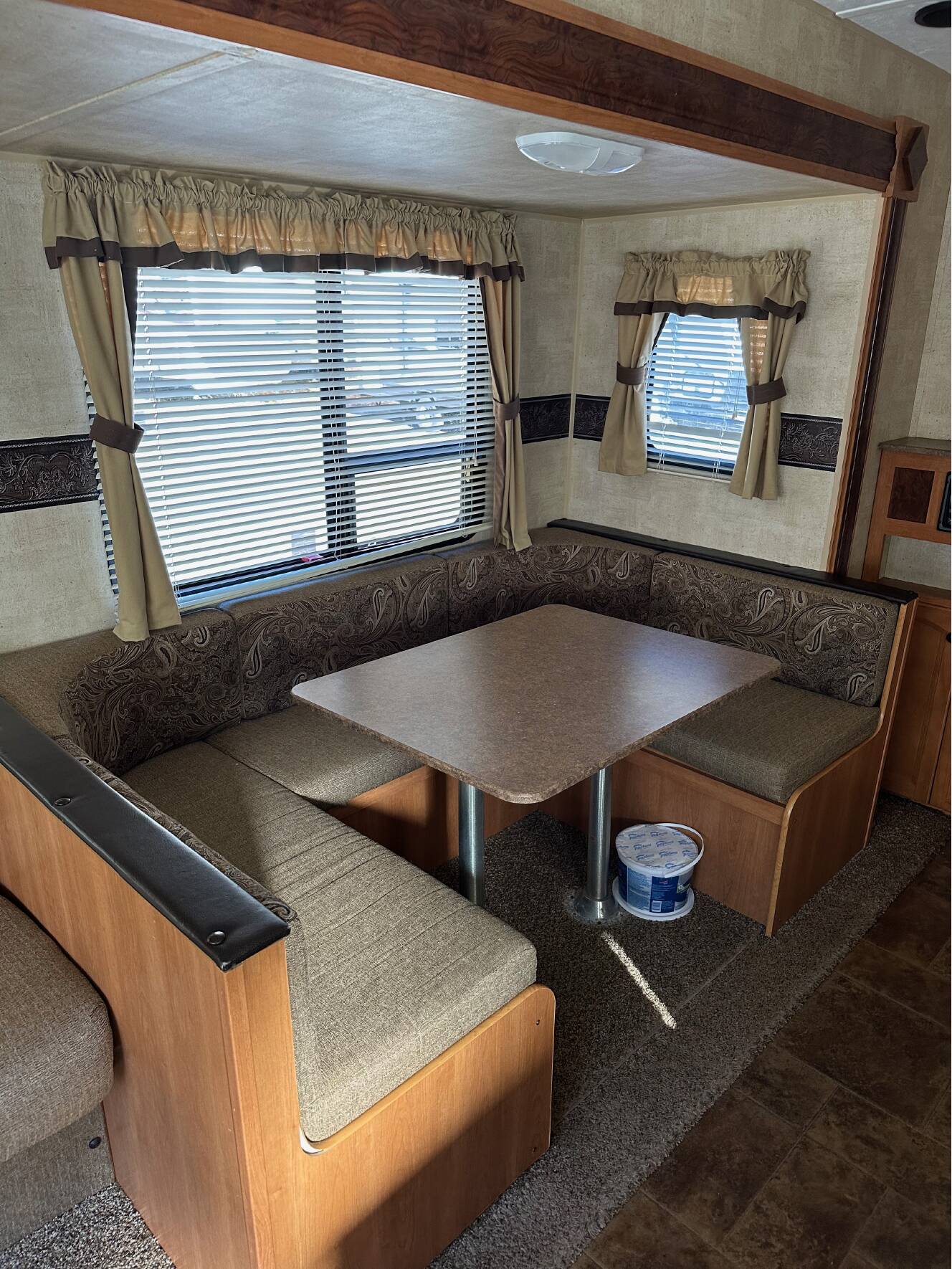 A photo of this 2011 Keystone HIDEOUT 26RLS