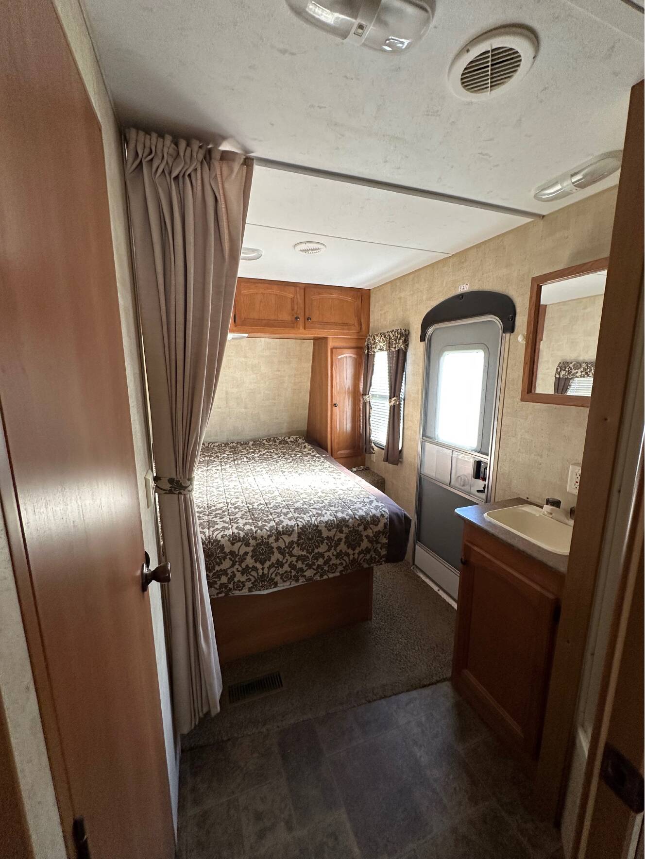 A photo of this 2011 Keystone HIDEOUT 26RLS