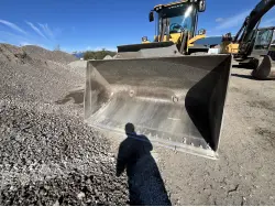 2014 VOLVO L90G