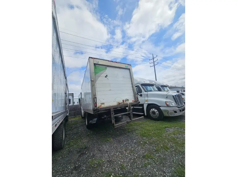 2015 FREIGHTLINER BUSINESS CLASS M2 106