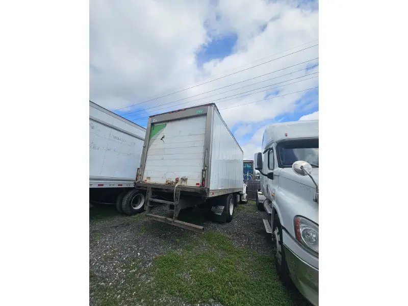 2015 FREIGHTLINER BUSINESS CLASS M2 106