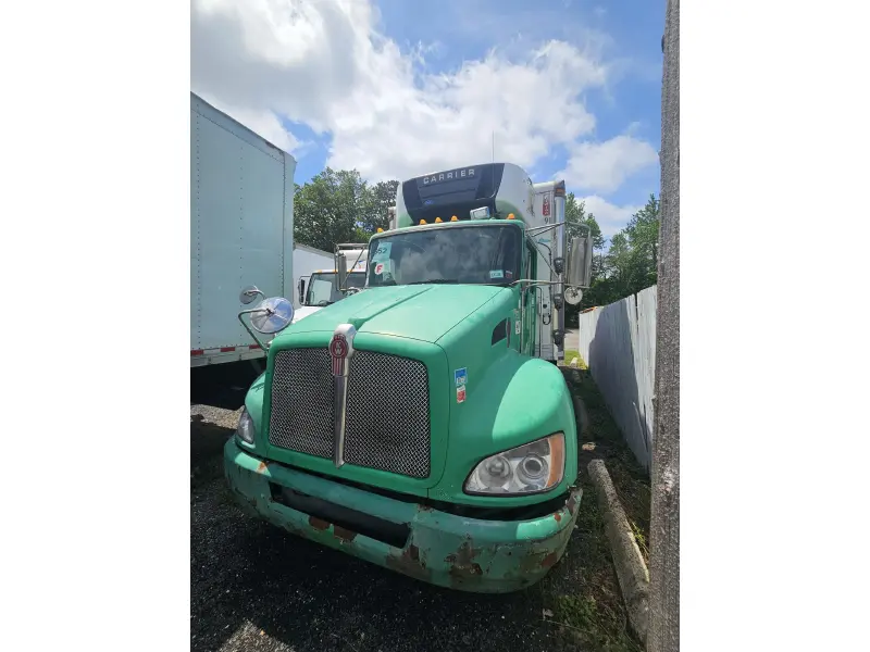 2010 KENWORTH T3