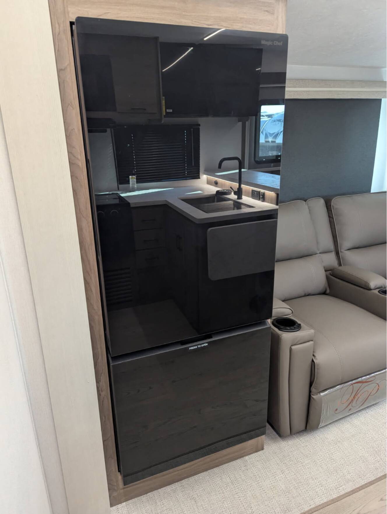 A photo of this 2026 Coachmen Freedom Express 271BHE