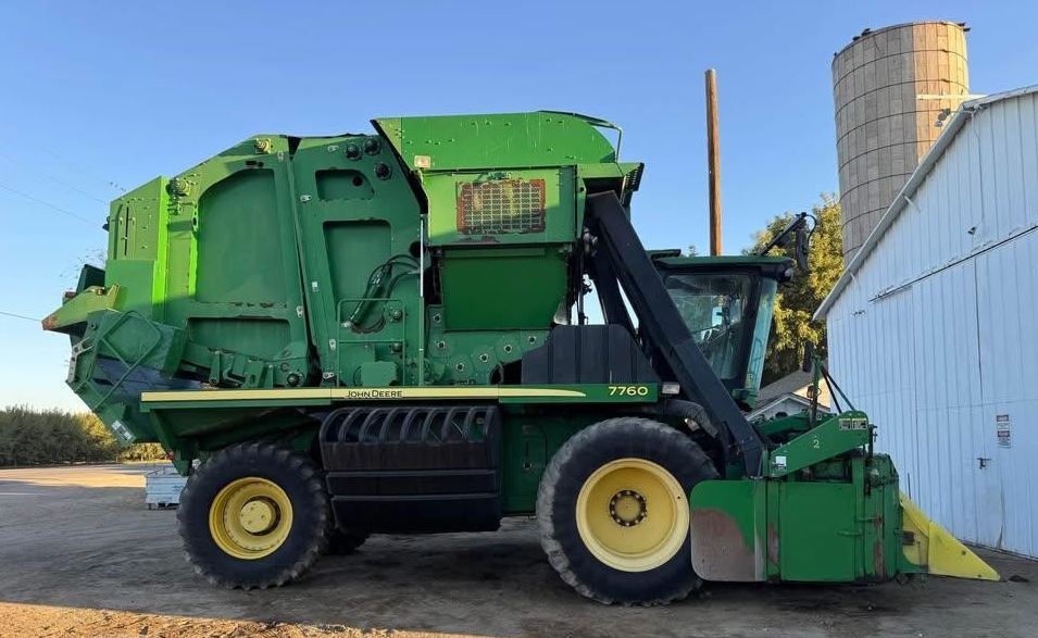 2011 JOHN DEERE 7760 in Bakerfield, CA