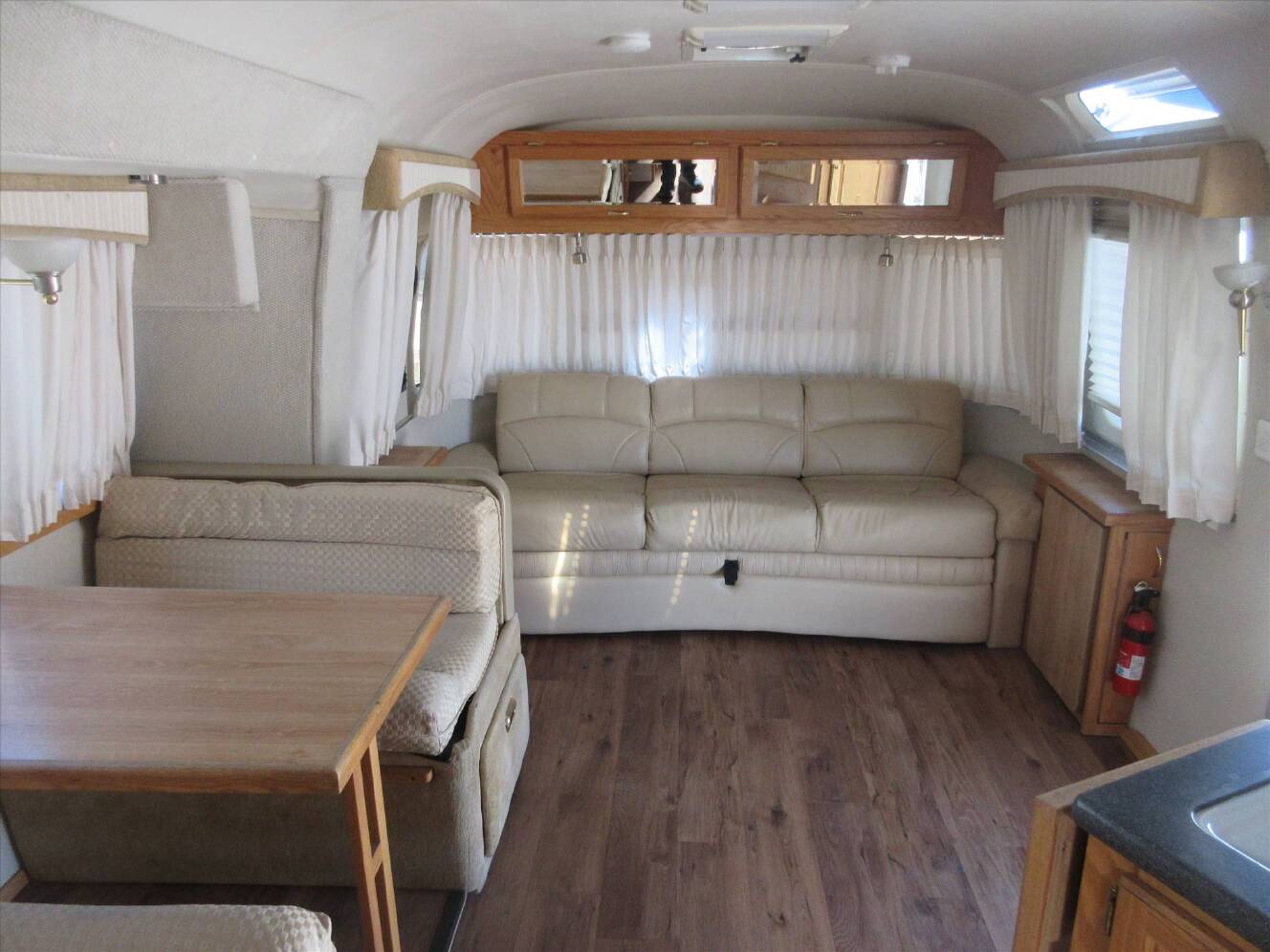 A photo of this 2005 Airstream CLASSIC