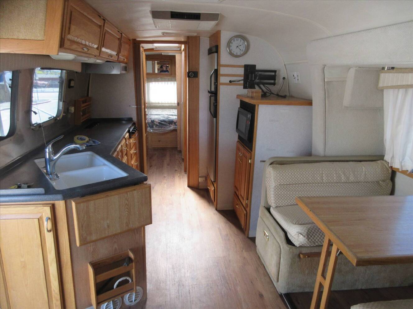 A photo of this 2005 Airstream CLASSIC