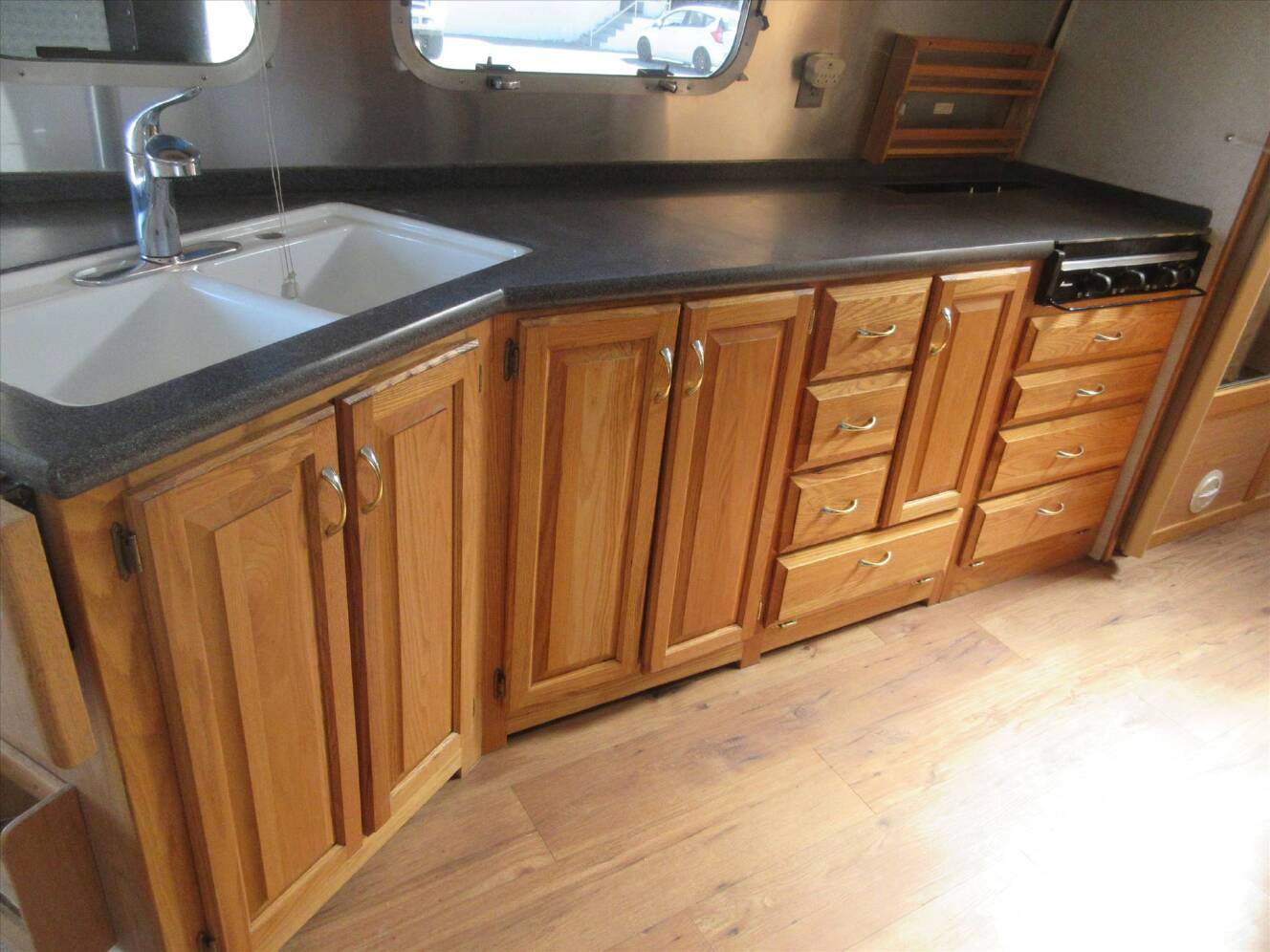 A photo of this 2005 Airstream CLASSIC