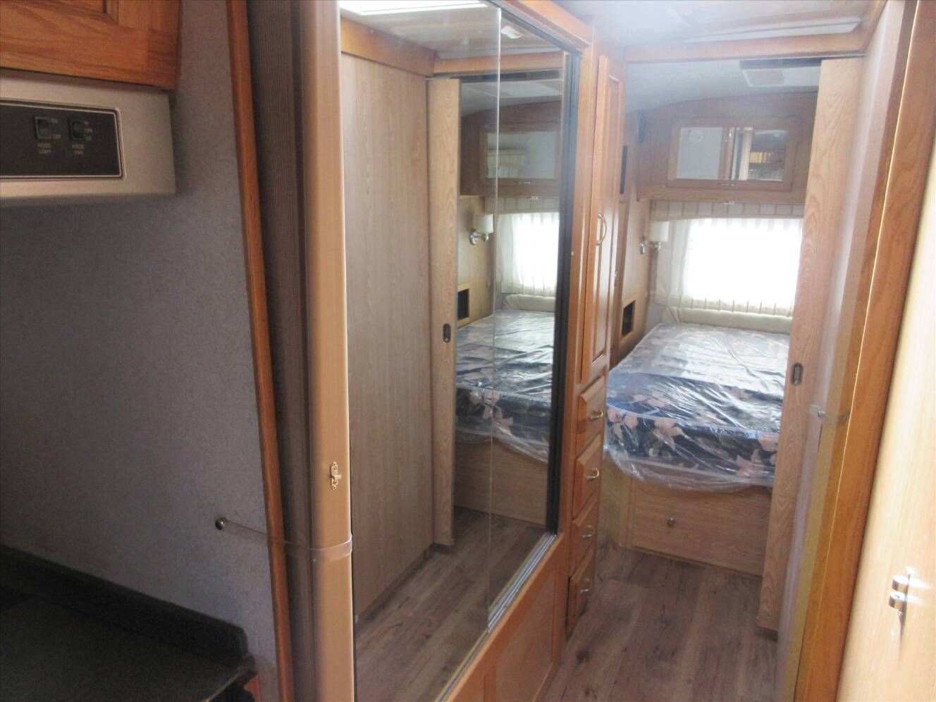 A photo of this 2005 Airstream CLASSIC