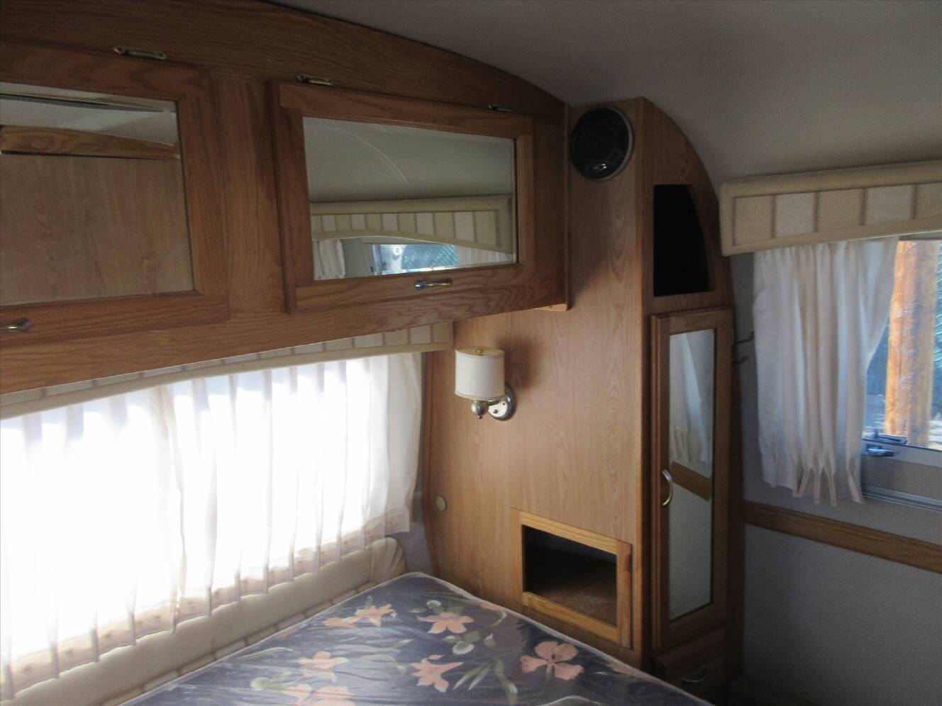 A photo of this 2005 Airstream CLASSIC