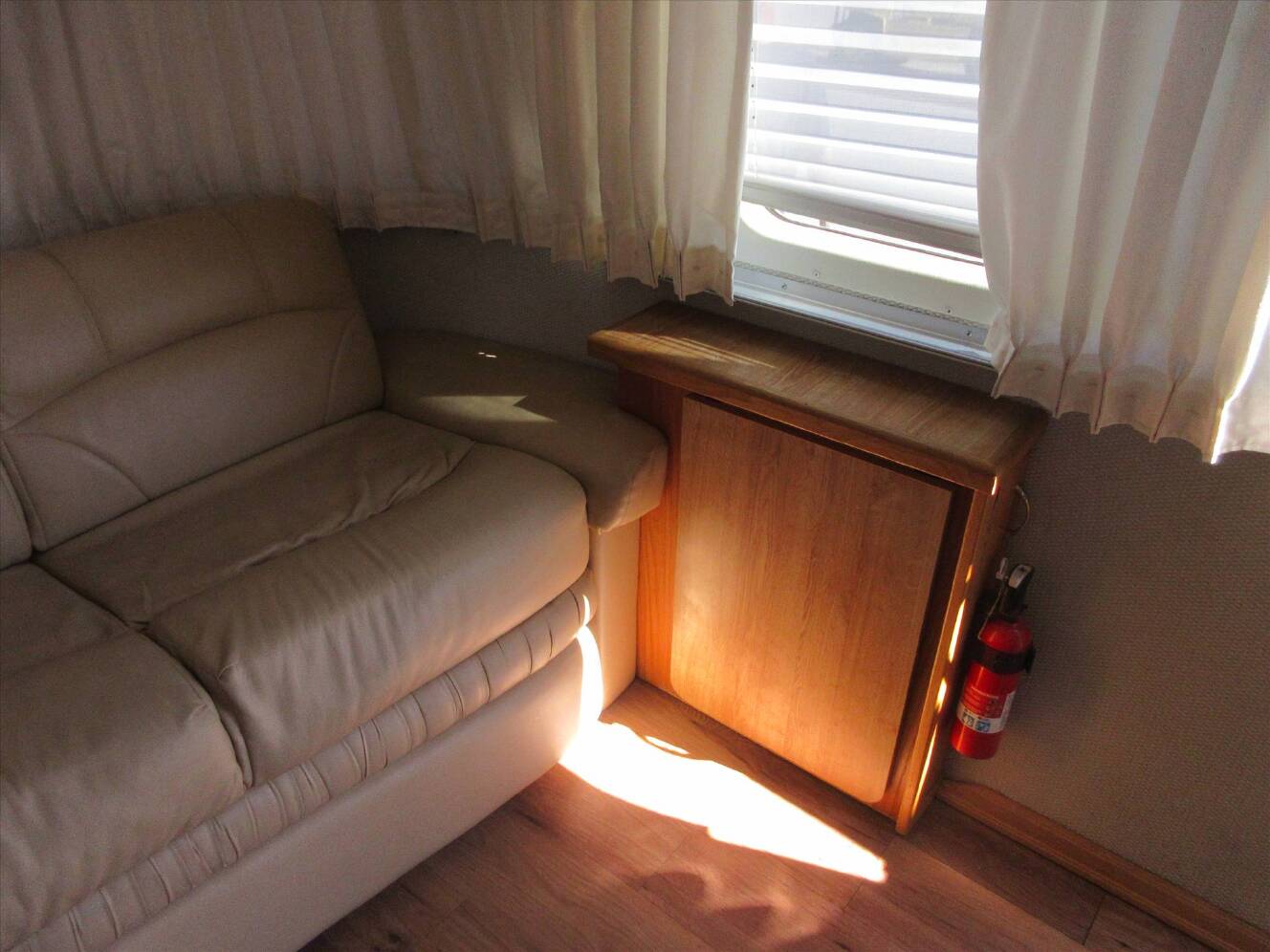 A photo of this 2005 Airstream CLASSIC