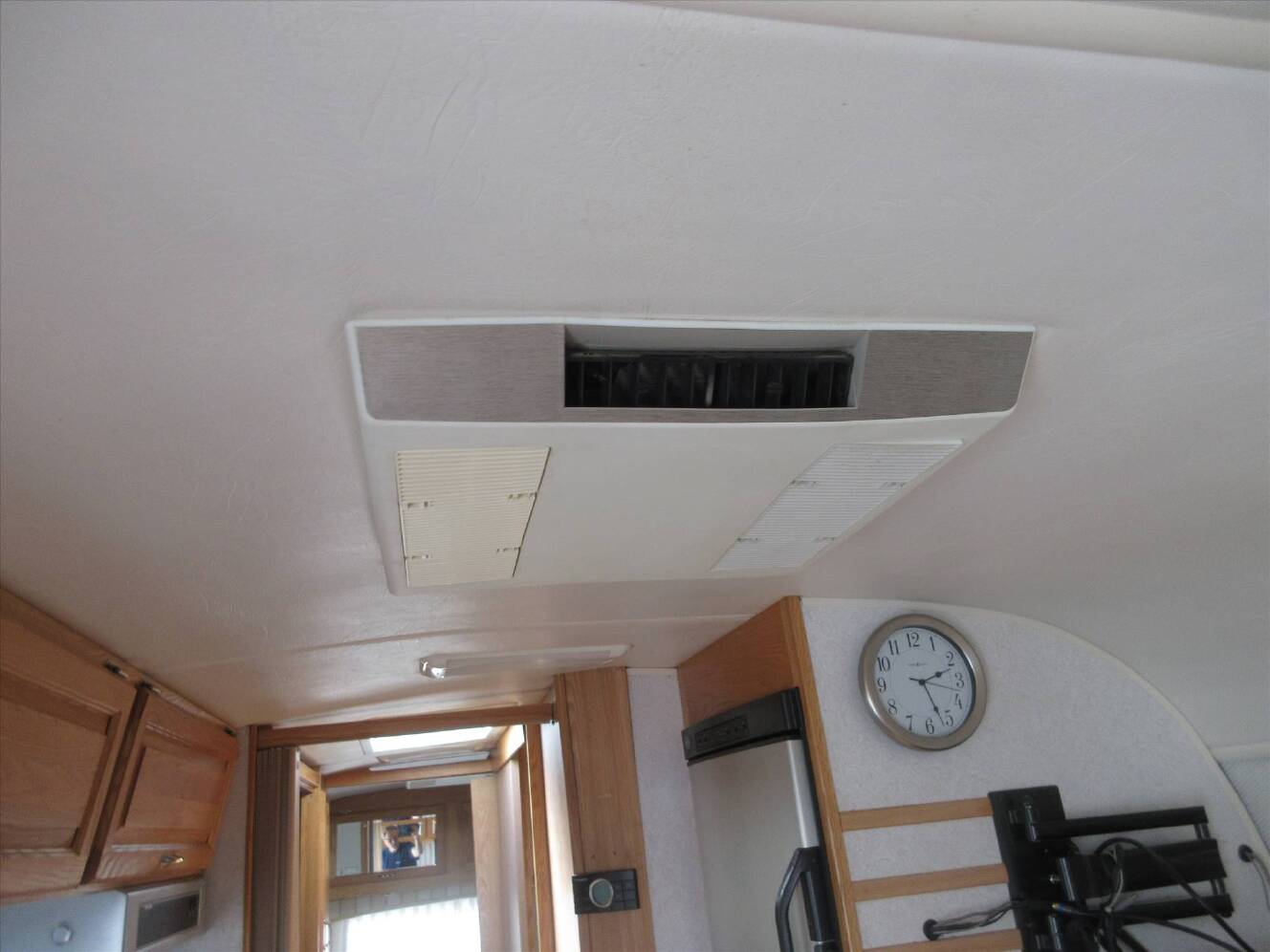 A photo of this 2005 Airstream CLASSIC