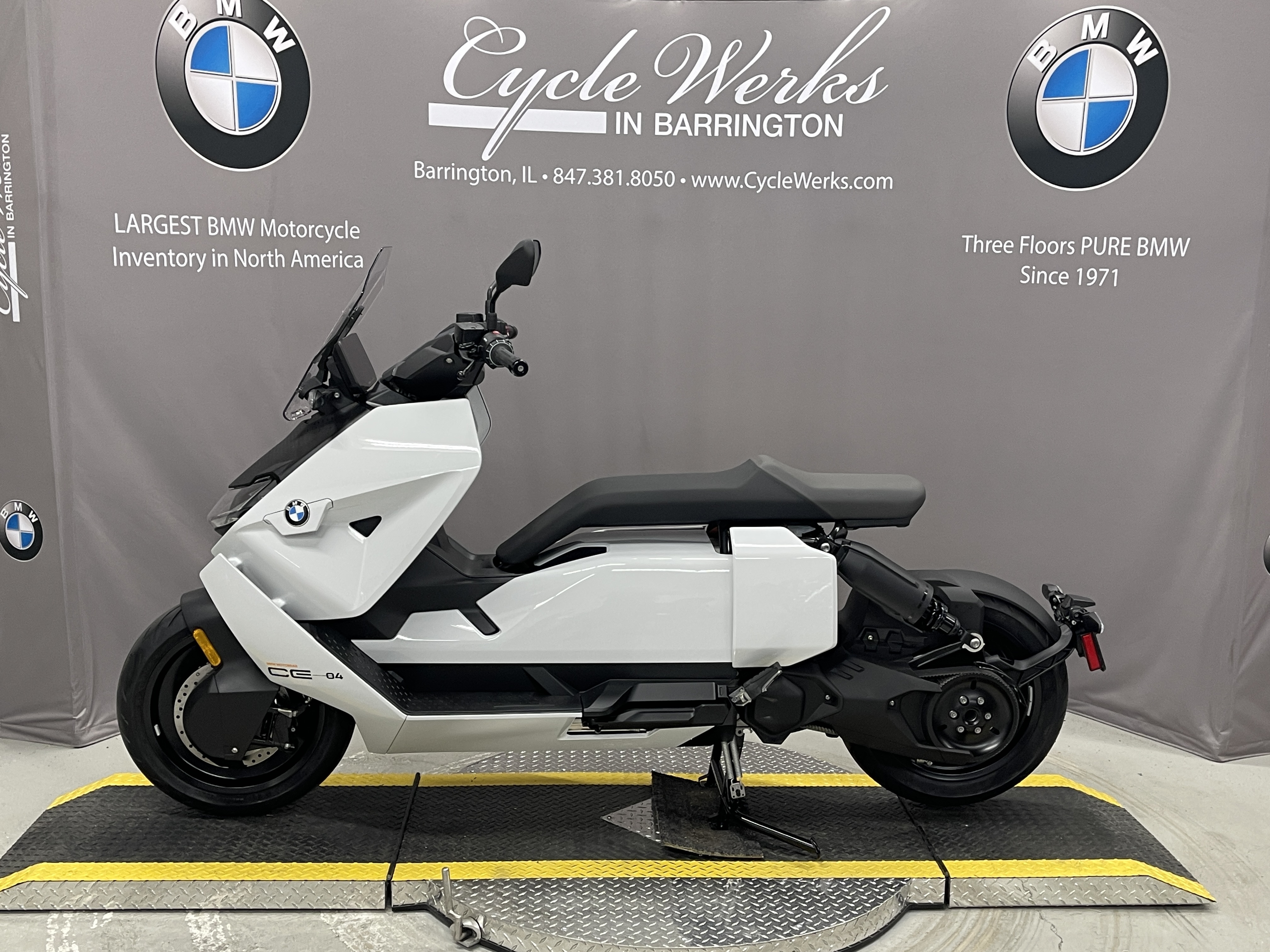2025 BMW CE04 04 in Barrington, IL