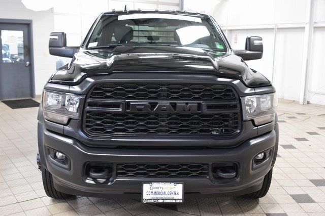 2024 Ram 5500 Tradesman photo 2